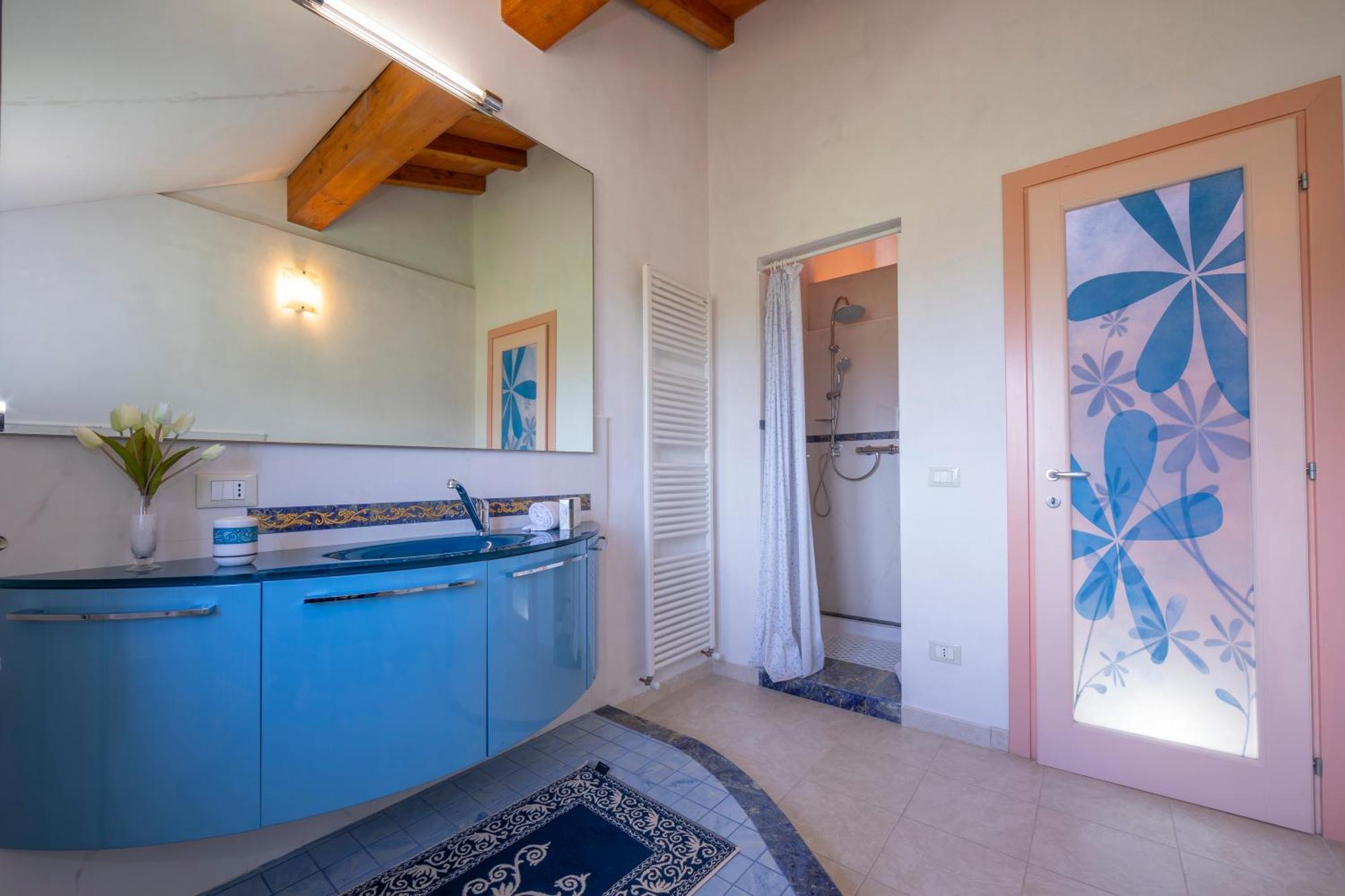 Villa Clara Few Km From The Sea - Happy Rentals Пьетразанта Экстерьер фото