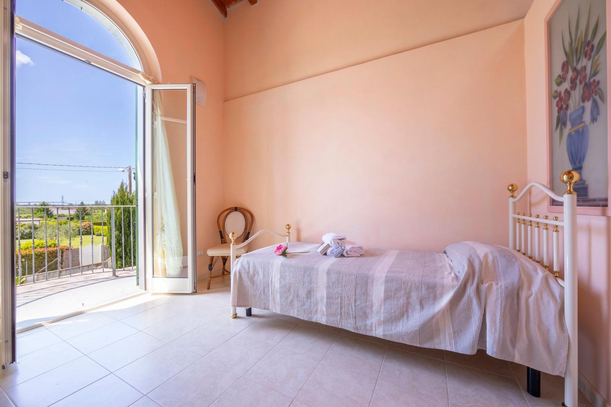 Villa Clara Few Km From The Sea - Happy Rentals Пьетразанта Экстерьер фото