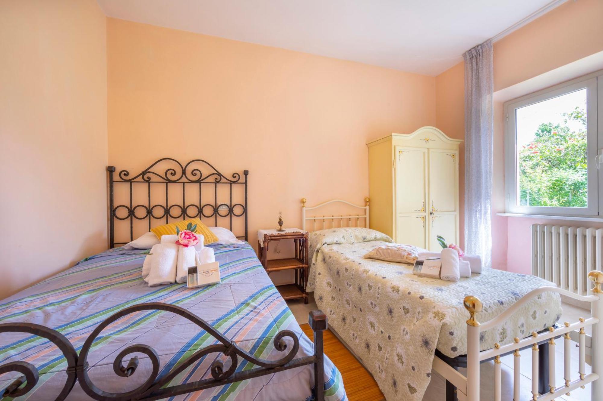 Villa Clara Few Km From The Sea - Happy Rentals Пьетразанта Экстерьер фото