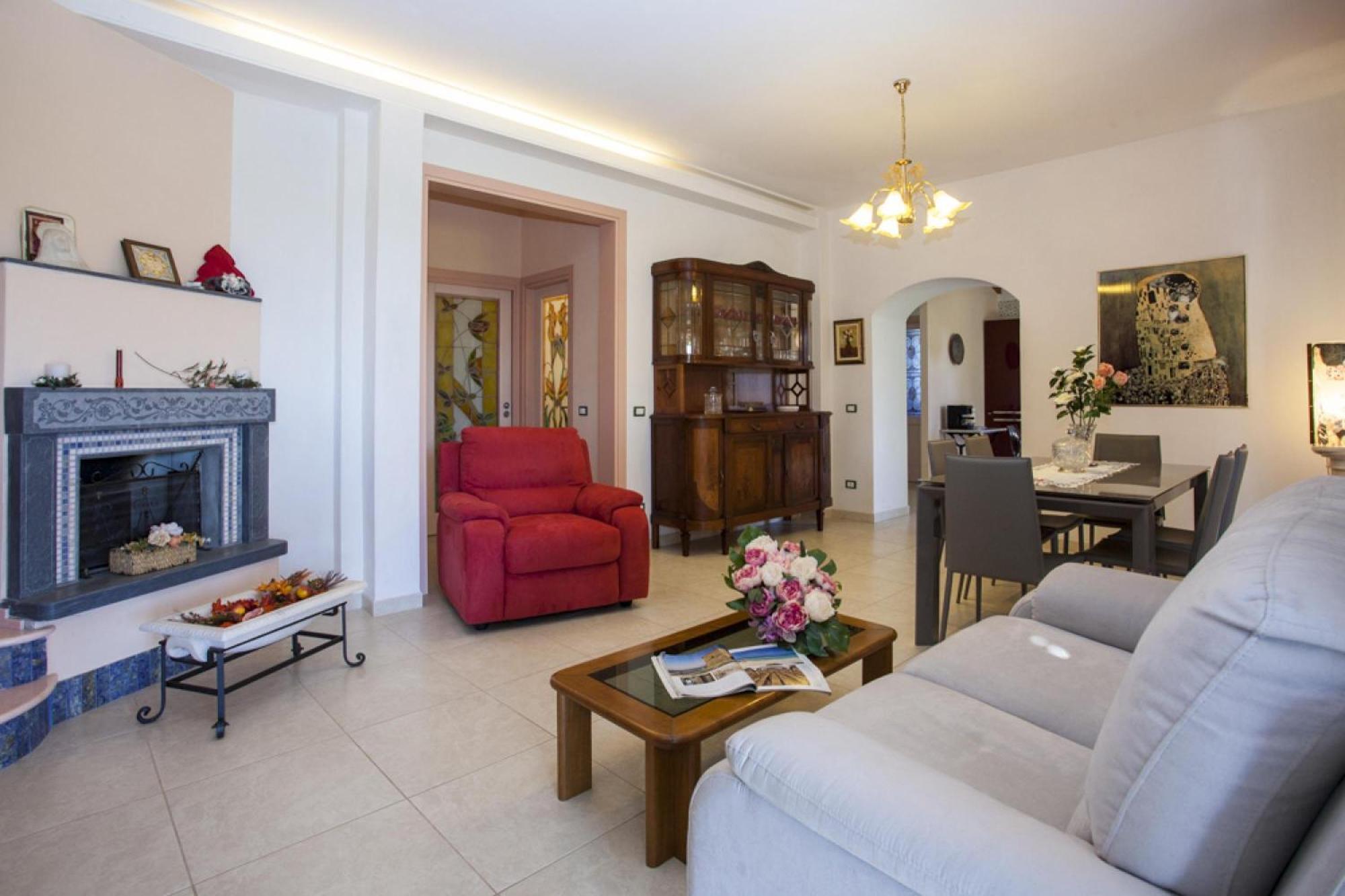 Villa Clara Few Km From The Sea - Happy Rentals Пьетразанта Экстерьер фото