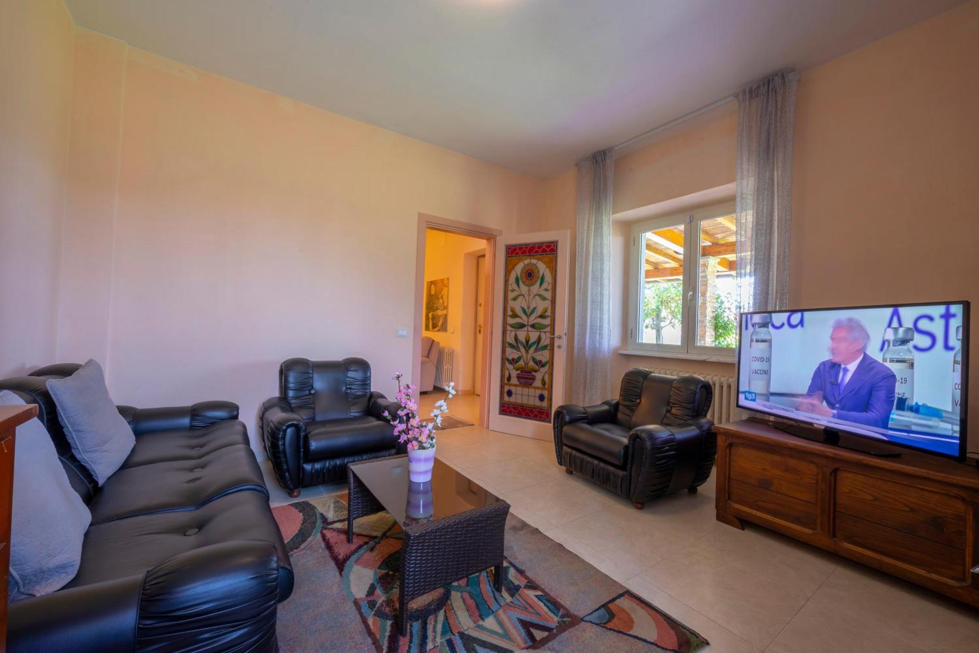 Villa Clara Few Km From The Sea - Happy Rentals Пьетразанта Экстерьер фото