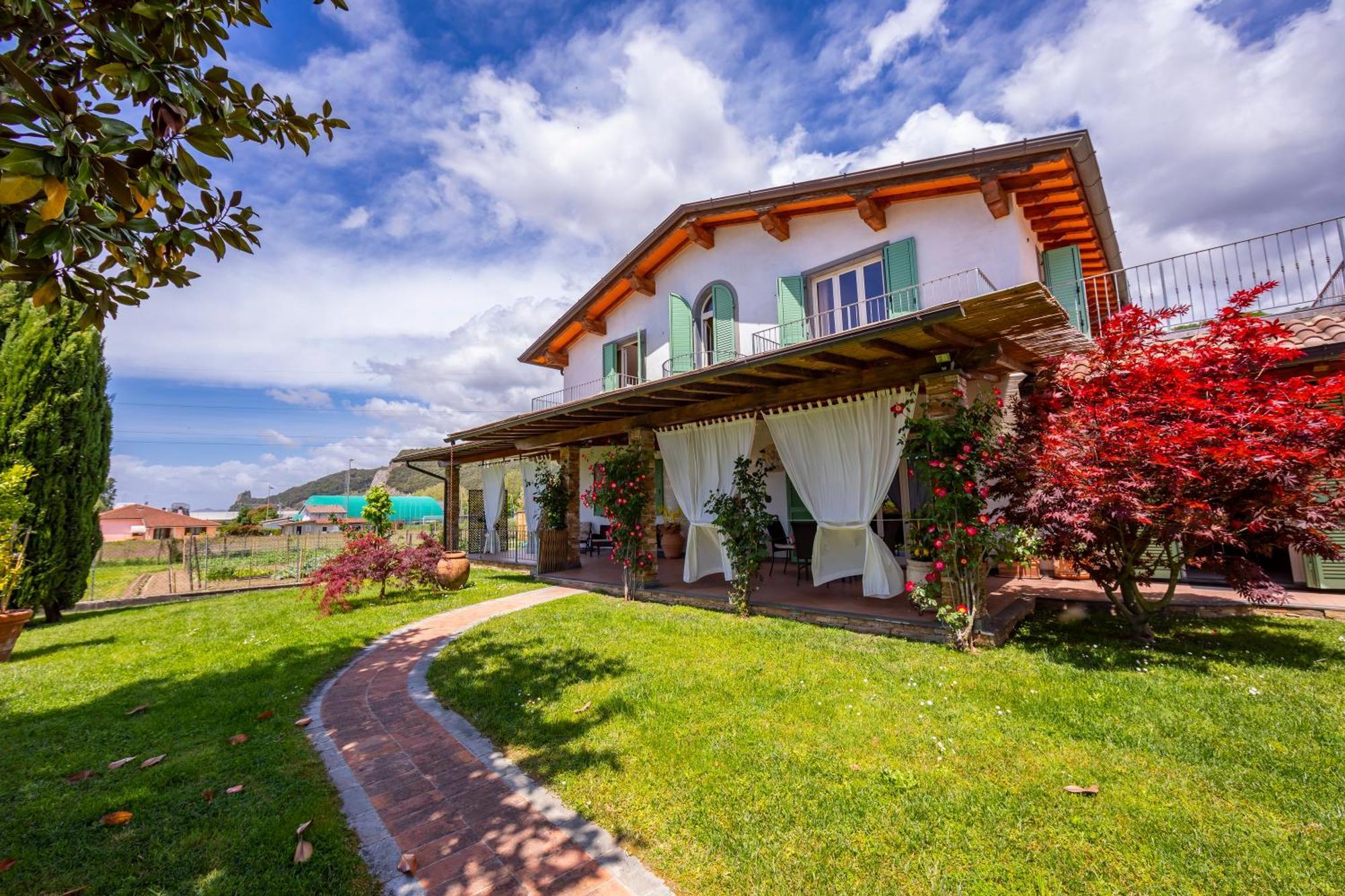 Villa Clara Few Km From The Sea - Happy Rentals Пьетразанта Экстерьер фото